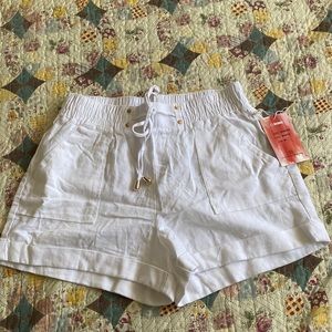 Steps linen shorts